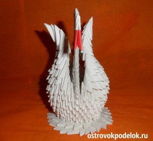Белый лебедь в технике модульное оригами