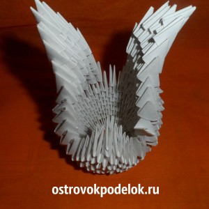 Белый лебедь в технике модульное оригами